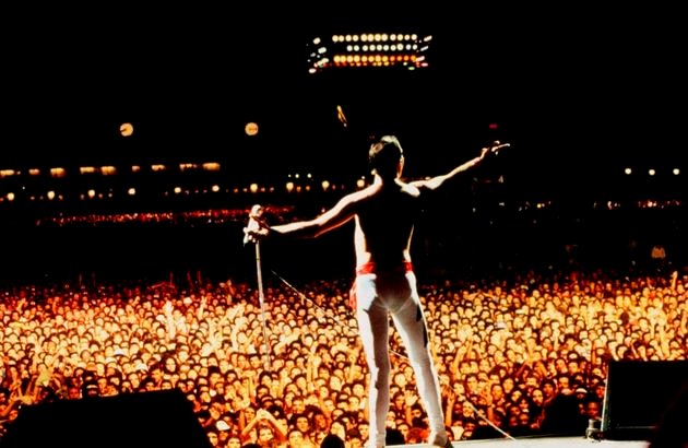 Las imágenes que se ven en la película son de Queen en Rock in Rio 1985.