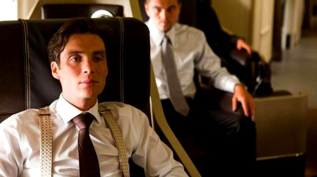 Robert Fisher es interpretado por Cillian Murphy.