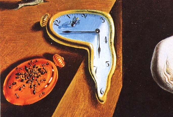 el vuelo sobre el reloj en La persistencia de la memoria de Dalí