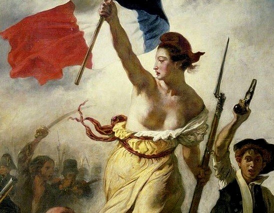una mujer con el torso desnudo en el campo de batalla ondeando una bandera francesa. el pueblo quiere libertad