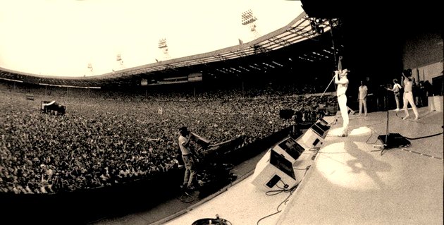 El programa Life Aid, realizado en julio de 1985, no fue el primer programa de reunión de la banda después de su partida. establecer.