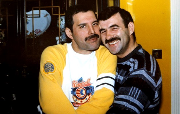 Freddie Mercury y Jim Hutton.