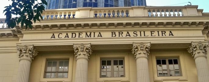 Frente al edificio de la Academia Brasileña de Letras.