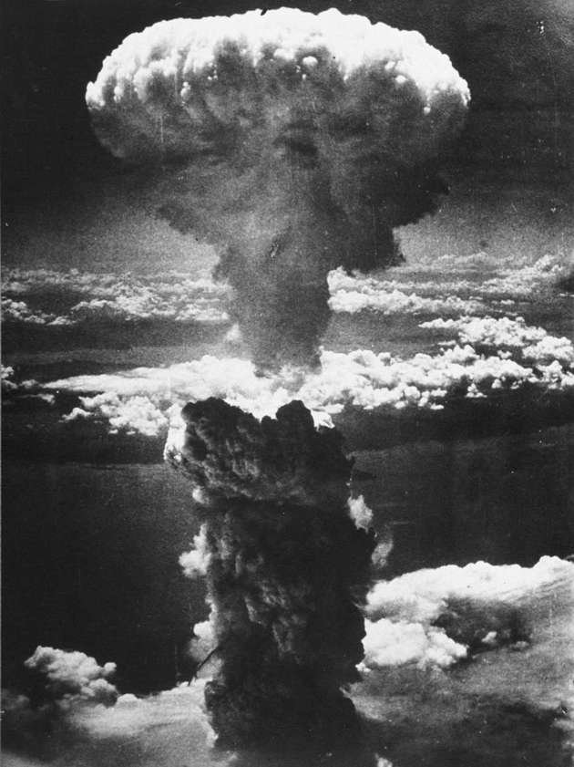 La imagen de la bomba atómica, que sirve de tema a la composición de Vinicius de Moraes.